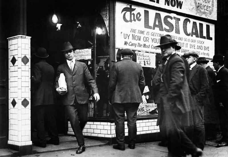 Illustration for article titled Boozy Snapshots of American Life Under Prohibition
